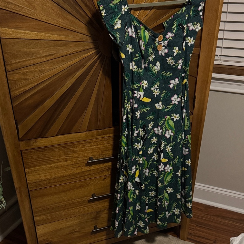 Collectif Tropical Floral Midi Dress - Green and White